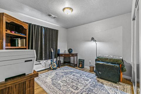 Tiny photo for 928 Brandi Way, Central Point, OR 97502 (MLS # 220210731)