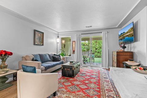 Tiny photo for 928 Brandi Way, Central Point, OR 97502 (MLS # 220210731)