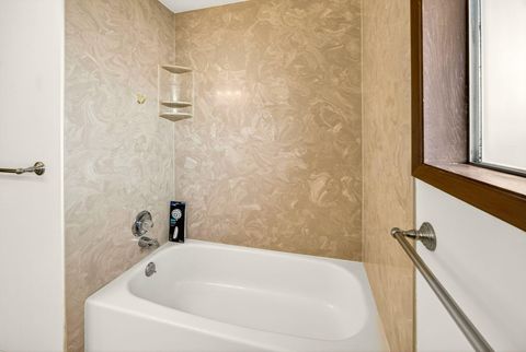 Tiny photo for 4055 Crestwood Circle, Central Point, OR 97502 (MLS # 220213997)