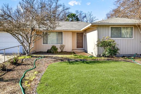 Tiny photo for 4055 Crestwood Circle, Central Point, OR 97502 (MLS # 220213997)