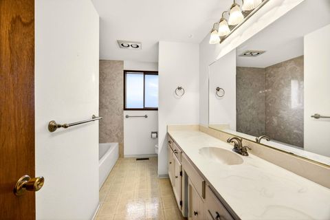 Tiny photo for 4055 Crestwood Circle, Central Point, OR 97502 (MLS # 220213997)