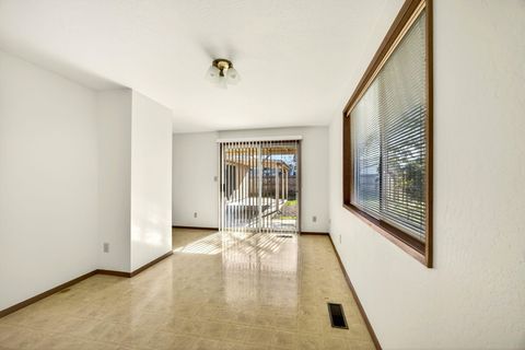 Tiny photo for 4055 Crestwood Circle, Central Point, OR 97502 (MLS # 220213997)