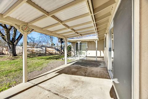 Tiny photo for 4055 Crestwood Circle, Central Point, OR 97502 (MLS # 220213997)