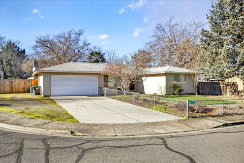 Tiny photo for 4055 Crestwood Circle, Central Point, OR 97502 (MLS # 220213997)