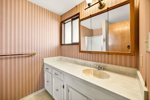 Tiny photo for 4055 Crestwood Circle, Central Point, OR 97502 (MLS # 220213997)