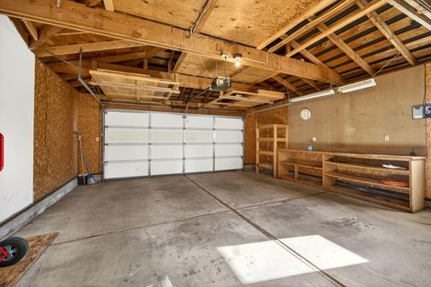 Tiny photo for 4055 Crestwood Circle, Central Point, OR 97502 (MLS # 220213997)