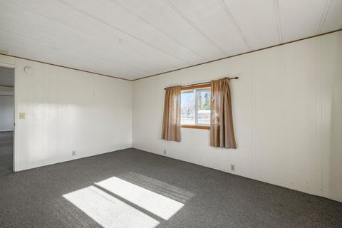 Tiny photo for 8306 Homedale Road, Klamath Falls, OR 97603 (MLS # 220212731)