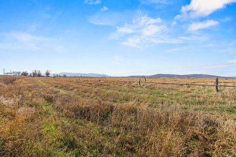 Tiny photo for 8306 Homedale Road, Klamath Falls, OR 97603 (MLS # 220212731)