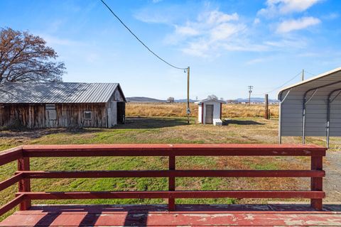 Tiny photo for 8306 Homedale Road, Klamath Falls, OR 97603 (MLS # 220212731)
