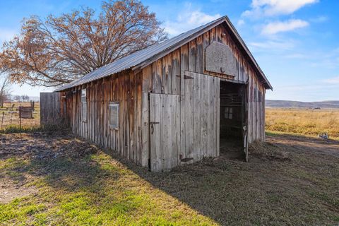 Tiny photo for 8306 Homedale Road, Klamath Falls, OR 97603 (MLS # 220212731)