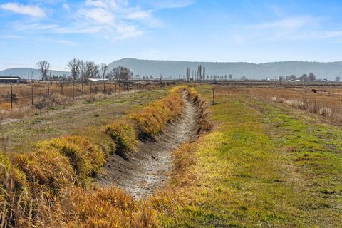 Tiny photo for 8306 Homedale Road, Klamath Falls, OR 97603 (MLS # 220212731)