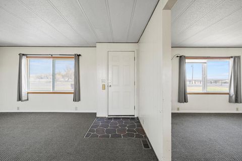 Tiny photo for 8306 Homedale Road, Klamath Falls, OR 97603 (MLS # 220212731)