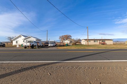 Tiny photo for 8306 Homedale Road, Klamath Falls, OR 97603 (MLS # 220212731)