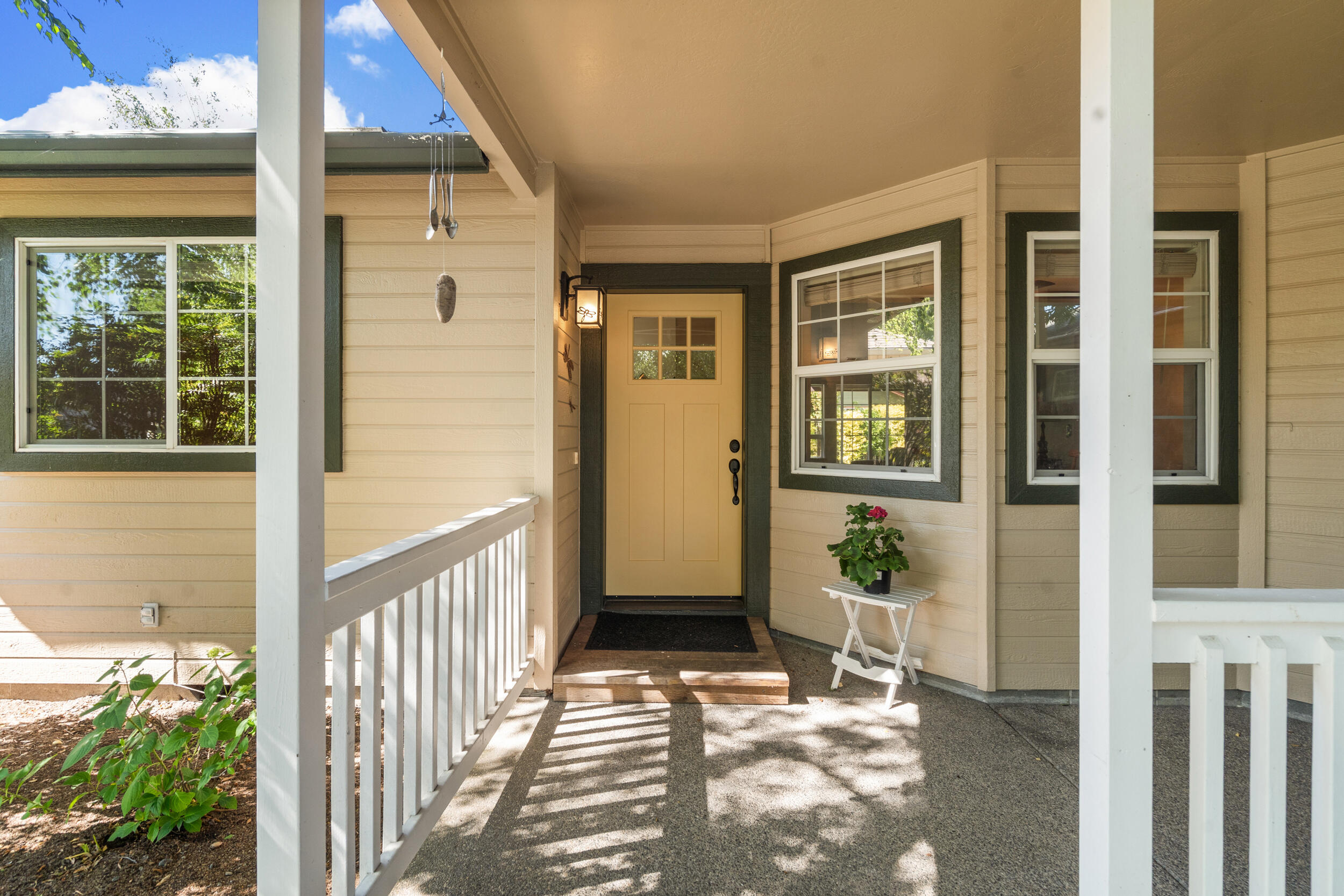 1854 SW Topaz Lane