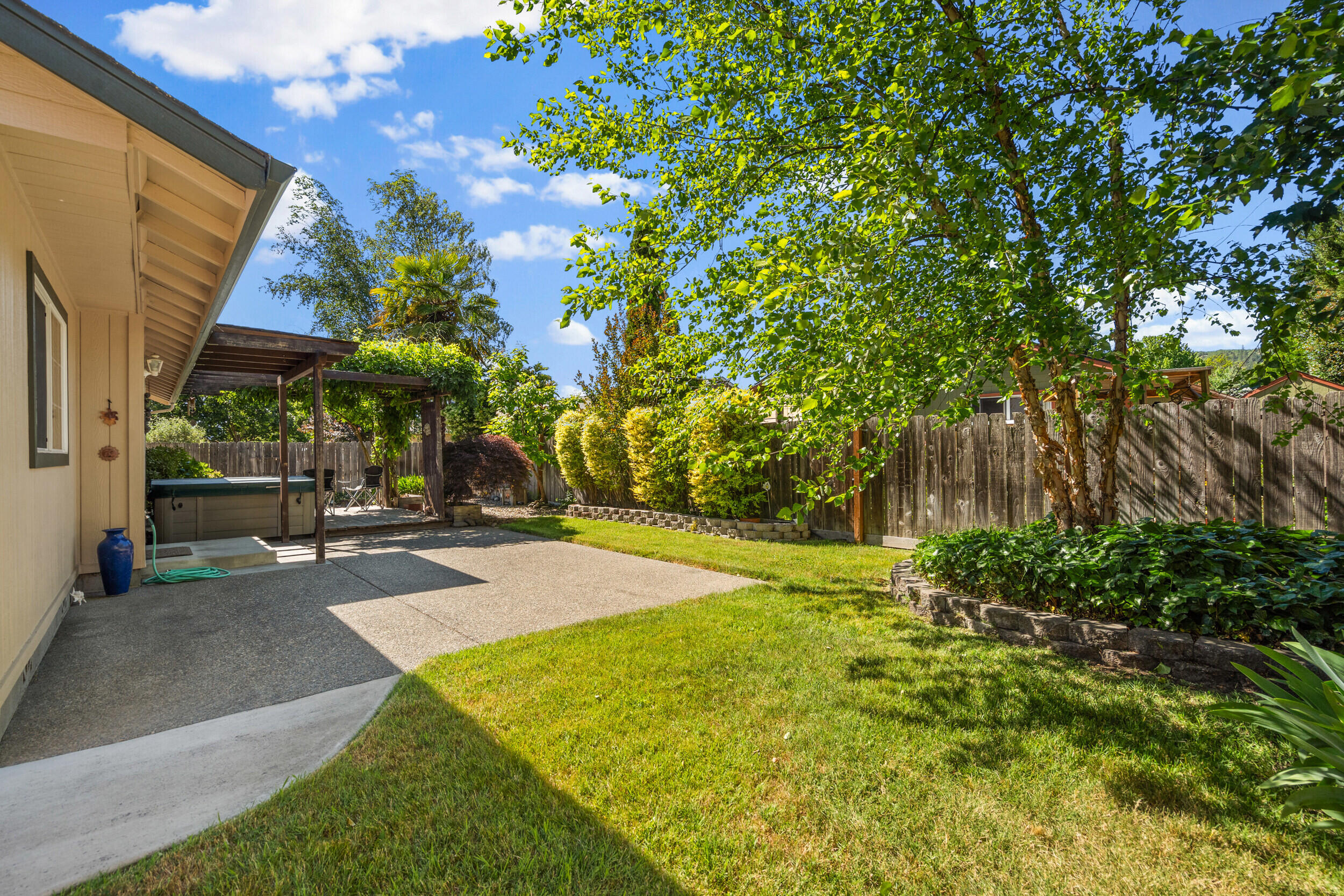 1854 SW Topaz Lane