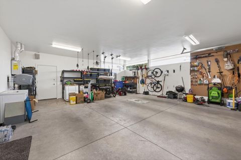 Tiny photo for 1181 NW Pittman Place, Bend, OR 97703 (MLS # 220219465)
