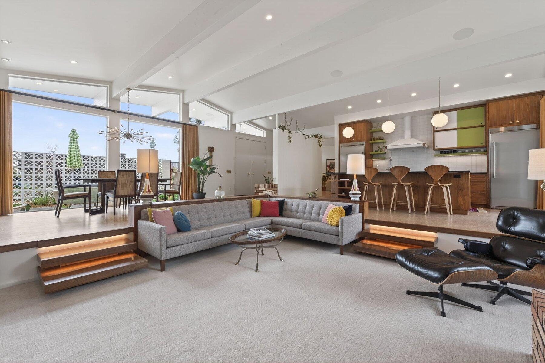 1181 NW Pittman Place