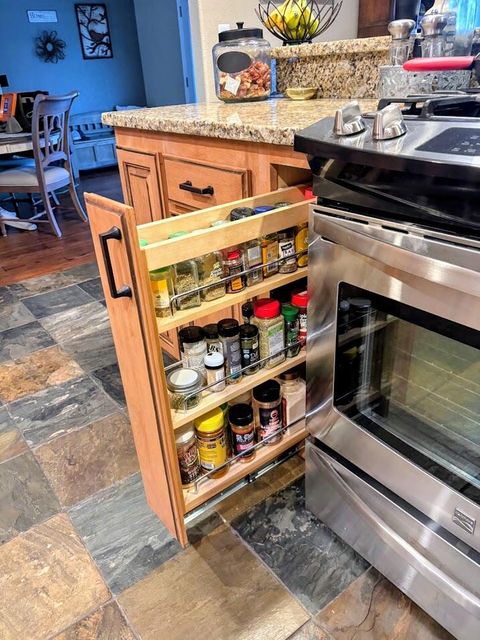 Tiny photo for 5119 Sturdivant Avenue, Klamath Falls, OR 97603 (MLS # 220213597)