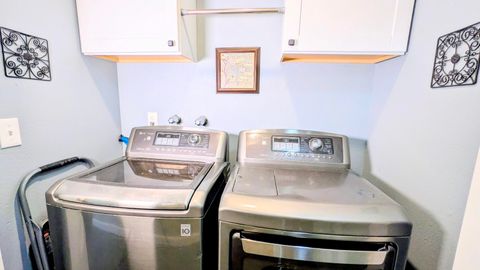 Tiny photo for 5119 Sturdivant Avenue, Klamath Falls, OR 97603 (MLS # 220213597)