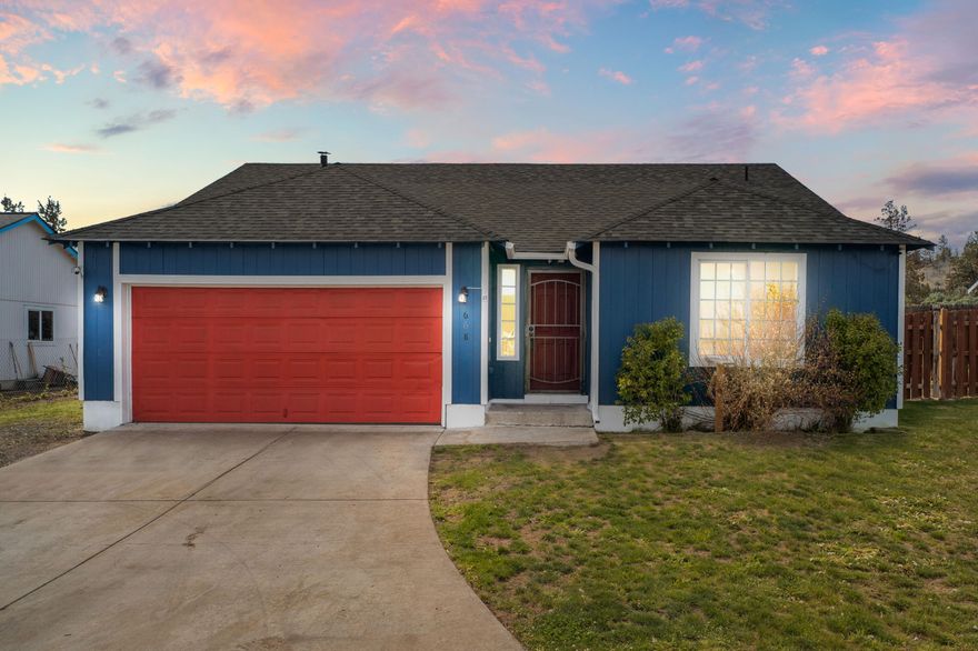 Charming Fixer-Upper in Madras!
Discover this delightful 3-bedroom, 2-bathroom home nestled in a peaceful neighborhood, perfect for investors or homebuyers eager to personalize their space. While it needs some TLC, it offers an excellent base for creating your dream home.
Spacious Layout: Comfortable flow with a generous living area, functional kitchen, and well-appointed bedrooms.  Master Suite: Features a private bath. Upgrade Potential: Refresh with new paint, flooring, and doors to significantly boost value. Ample Outdoor Space: Large lot ideal for gardening or creating an outdoor oasis.  Prime Location: Close to amenities, schools, and shopping—great for personal use or as a rental.
Ideal for those who see potential in every corner. With a bit of effort, this property can transform into a valuable asset or a beloved family home. Priced to sell with endless possibilities—don't miss your chance to tailor this home to your vision!
Call me for a showing.