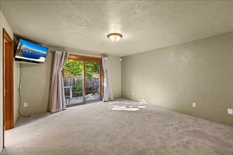 Tiny photo for 2962 Leonard Avenue, Medford, OR 97504 (MLS # 220221301)