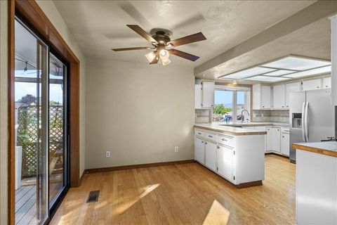 Tiny photo for 2962 Leonard Avenue, Medford, OR 97504 (MLS # 220221301)