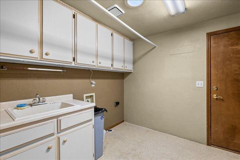 Tiny photo for 2962 Leonard Avenue, Medford, OR 97504 (MLS # 220221301)