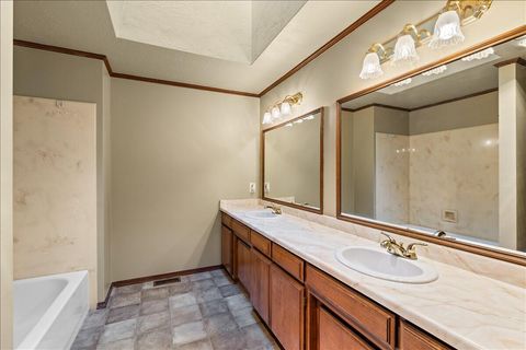 Tiny photo for 2962 Leonard Avenue, Medford, OR 97504 (MLS # 220221301)