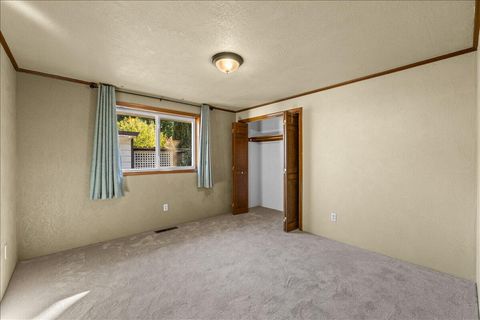 Tiny photo for 2962 Leonard Avenue, Medford, OR 97504 (MLS # 220221301)