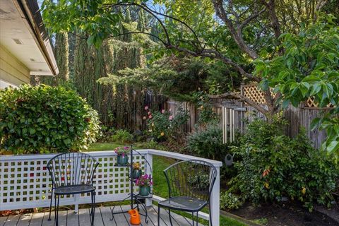 Tiny photo for 2962 Leonard Avenue, Medford, OR 97504 (MLS # 220221301)