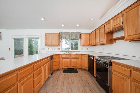 Tiny photo for 225 Lee Joy Drive, Grants Pass, OR 97526 (MLS # 220210811)