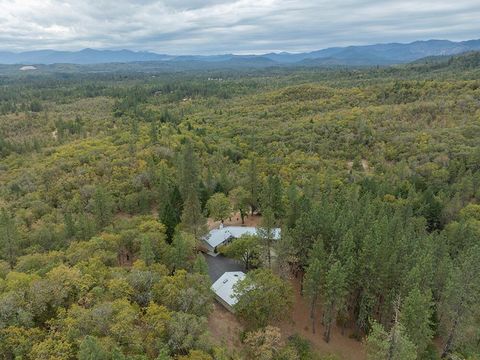 Tiny photo for 225 Lee Joy Drive, Grants Pass, OR 97526 (MLS # 220210811)