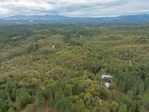 Tiny photo for 225 Lee Joy Drive, Grants Pass, OR 97526 (MLS # 220210811)