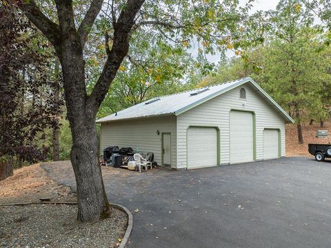 Tiny photo for 225 Lee Joy Drive, Grants Pass, OR 97526 (MLS # 220210811)
