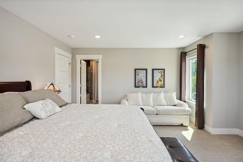 Tiny photo for 1250 29th Street, Hood River, OR 97031 (MLS # 220212848)