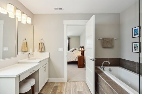 Tiny photo for 1250 29th Street, Hood River, OR 97031 (MLS # 220212848)