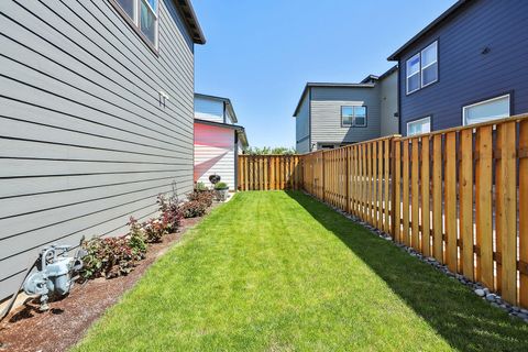Tiny photo for 1250 29th Street, Hood River, OR 97031 (MLS # 220212848)