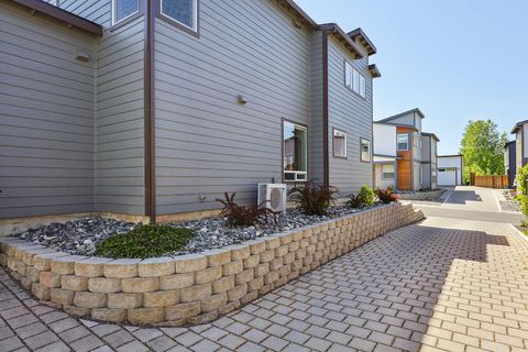 Tiny photo for 1250 29th Street, Hood River, OR 97031 (MLS # 220212848)