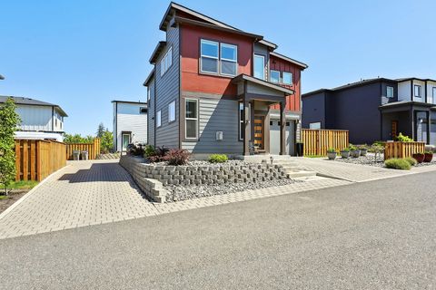 Tiny photo for 1250 29th Street, Hood River, OR 97031 (MLS # 220212848)