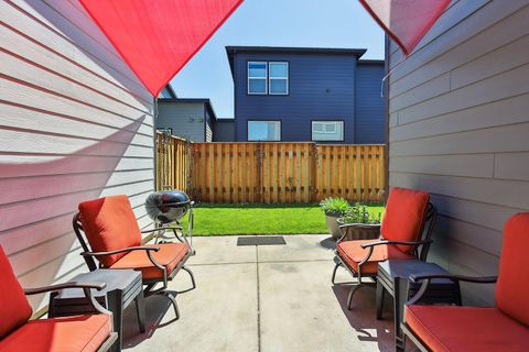 Tiny photo for 1250 29th Street, Hood River, OR 97031 (MLS # 220212848)