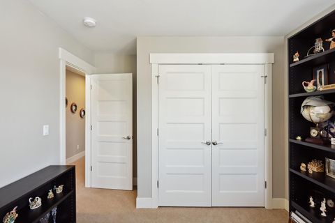 Tiny photo for 1250 29th Street, Hood River, OR 97031 (MLS # 220212848)