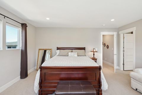 Tiny photo for 1250 29th Street, Hood River, OR 97031 (MLS # 220212848)