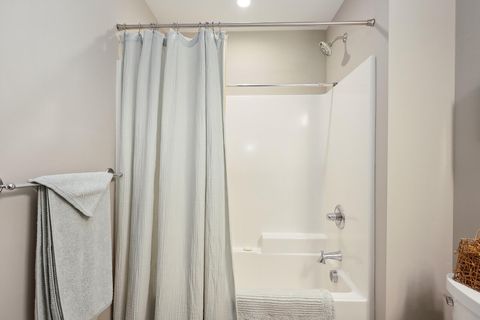 Tiny photo for 1250 29th Street, Hood River, OR 97031 (MLS # 220212848)