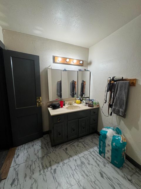 Tiny photo for 626 N 9th Street, Klamath Falls, OR 97601 (MLS # 220214277)