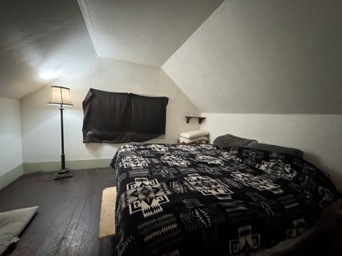 Tiny photo for 626 N 9th Street, Klamath Falls, OR 97601 (MLS # 220214277)