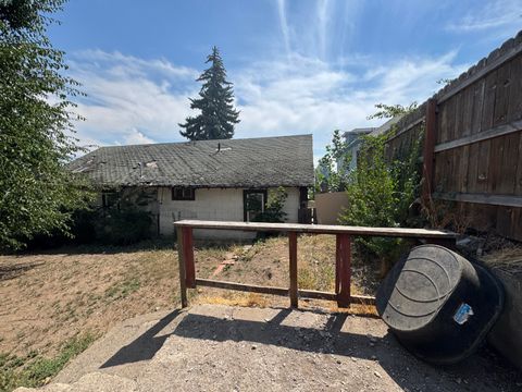 Tiny photo for 626 N 9th Street, Klamath Falls, OR 97601 (MLS # 220214277)