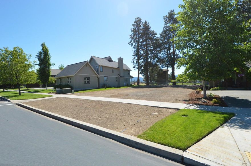 Take advantage of this chance to create your ideal home in the esteemed Pine Meadow Village subdivision in Sisters, Oregon. This lot offers stunning views of the Cascade Mountains and picturesque meadow. The community boasts a clubhouse, swimming pool, hot tub, scenic walking trails, and a serene stream that flows through the area. Utilities are readily available at the property line. Schedule your showing today!