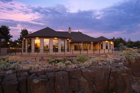 1215 NW Canyon Drive Redmond OR 97756