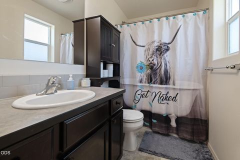 Tiny photo for 21184 Darnel Avenue, Bend, OR 97702 (MLS # 220224805)