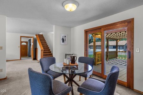 Tiny photo for 19572 Apache Road, Bend, OR 97702 (MLS # 220223845)